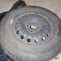 Gomme invernali 185/65 R15 con cerchi attacco Fiat