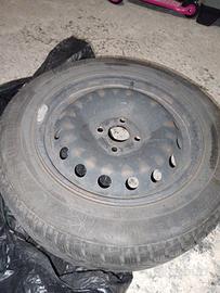 Gomme invernali 185/65 R15 con cerchi attacco Fiat