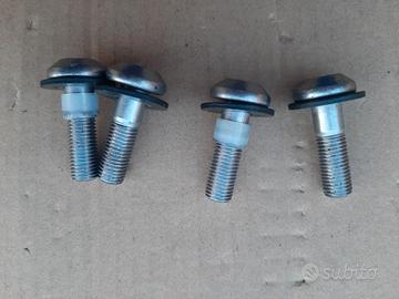 VITI DEL TELAIETTO POSTERIORE YAMAHA R1 BiG BANG