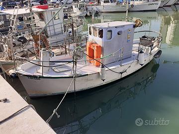 Barca da pesca con licenza