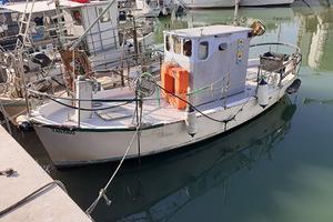 Barca da pesca con licenza