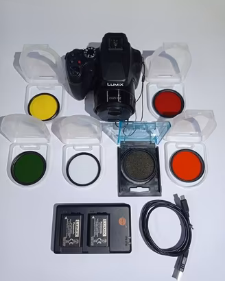 Panasonic Lumix FZ82 con accessori 7081 scatti