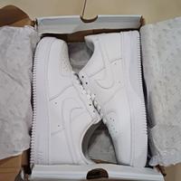  Sneakers Nike Air Force 1 bianche 