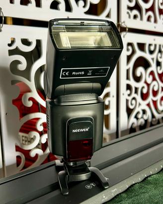 Flash NEEWER SPEEDLIGHT TT560