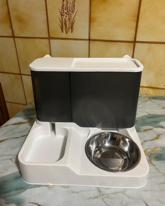 Mangiatoia e abbeveratoio  per gatti