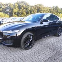 MASERATI Levante V6 Diesel 275 CV AWD Nerissimo