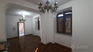 Villetta con posto auto - Castanea, c.da Grazia