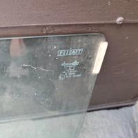 Vetri posteriori e porte anteriori Fiat Uno Turbo