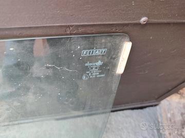 Vetri posteriori e porte anteriori Fiat Uno Turbo