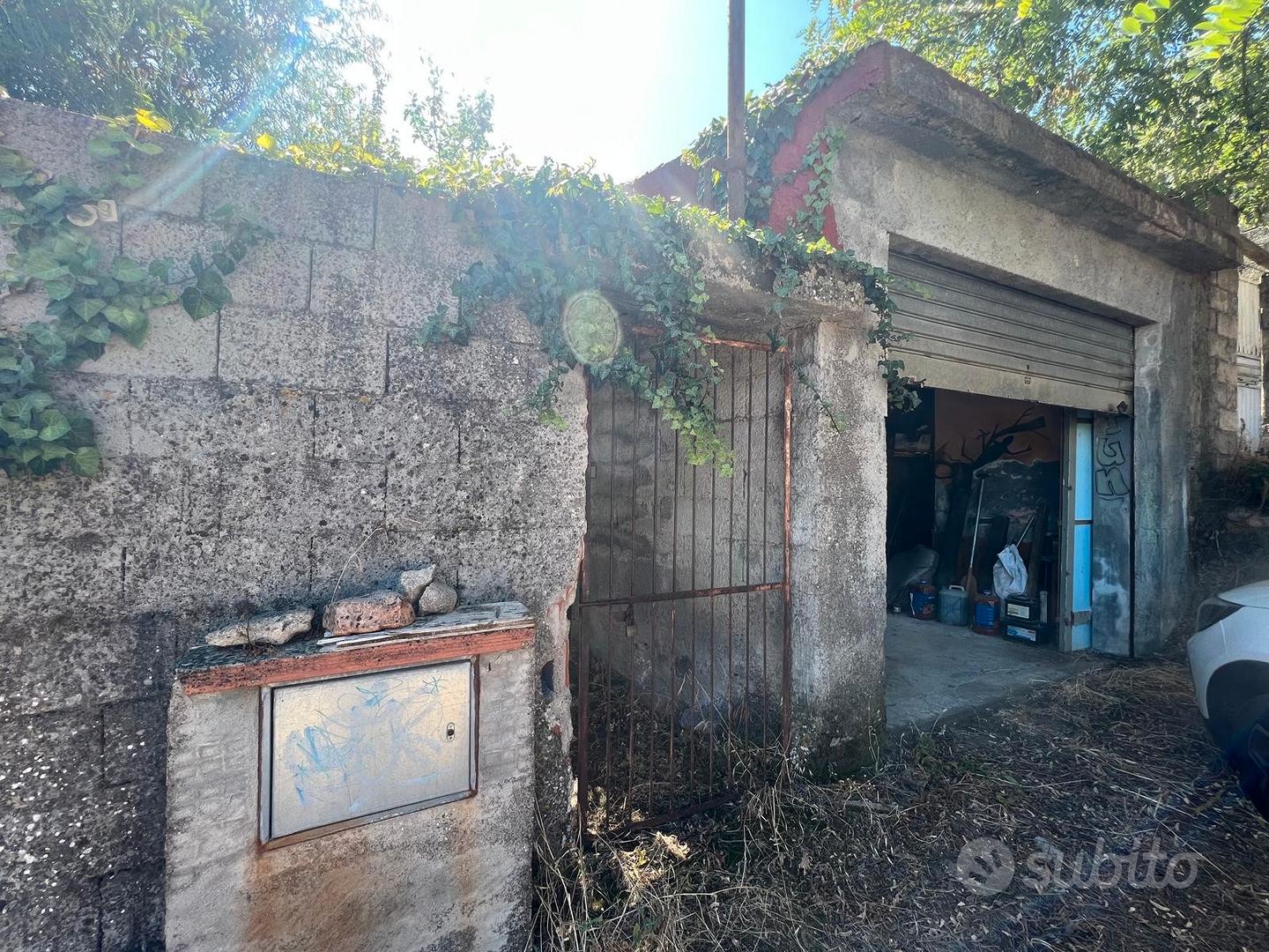 Guspini- Terreno agricolo con locale C2 - Vista 2