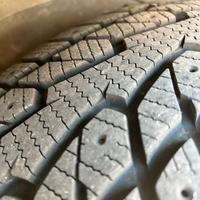 GOMME INVERNALI NUOVE USATE POCHISSIMO