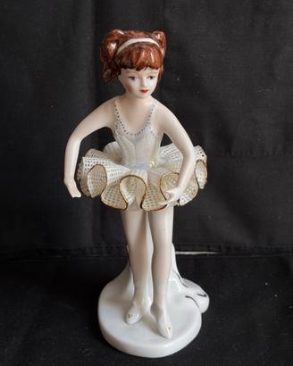 Statuina ballerina in porcellana Apulum Romania