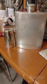 Boccetta,con bicchierini, antica ,da esporre 