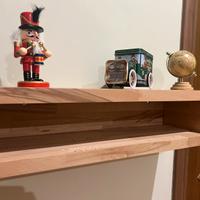 Elemento d’arredo mensola svuotatasche.