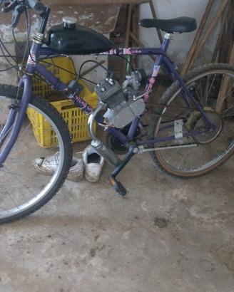  bici con motore a scoppio 