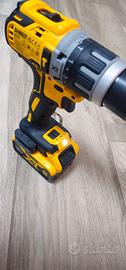 Trapano avvitatore a percussione  dewalt dcd 796 