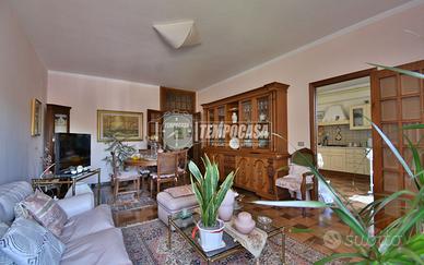 Appartamento con 3 camere e 2 bagni, zona Buozzi