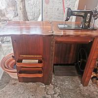 macchina da cucire con mobiletto anni 60