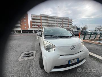 Toyota iq motore km 0