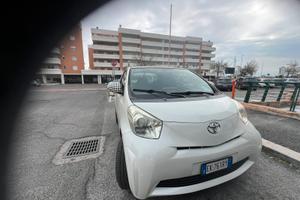 Toyota iq motore km 0