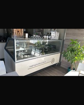 Attrezzatura completa bar/gelateria isa