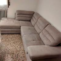 Divano letto grigio usato ad angolo