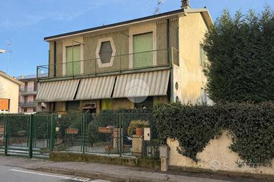 VILLA SINGOLA A PESSANO CON BORNAGO