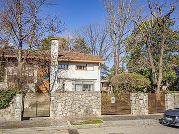 NUDA PROPRIETÀ DI PORZIONE DI VILLA BIFAMILIARE