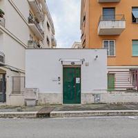 Pratico locale con possibilità di cambio di destin