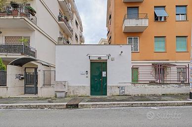 Pratico locale con possibilità di cambio di destin