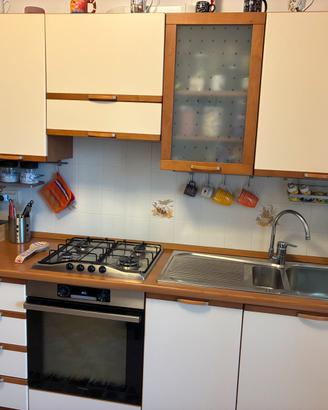 Cucina completa 2.40 metri,elettrdomestici inclusi