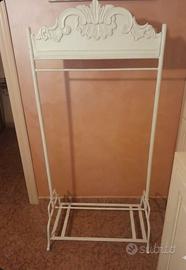 Stender porta abiti in ferro bianco