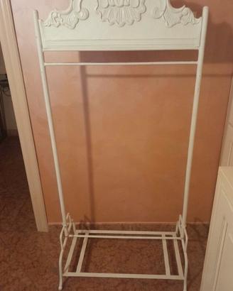 Stender porta abiti in ferro bianco