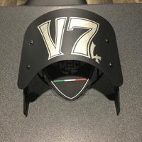 Parabrezza con tabella portanumero V7