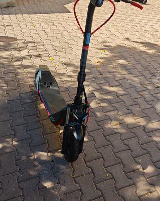 Segway ZT3 PRO monopattino elettrico ekickscooter