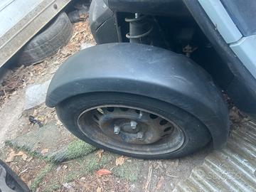 PARAFANGO POSTERIORE DESTRO RENAULT TWIZY