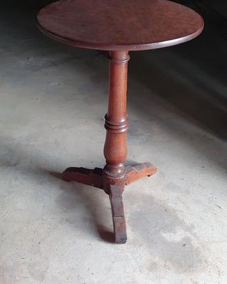 Antico tavolino tondo da salotto in legno