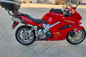 Honda VFR 800 VTECH