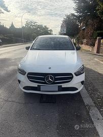 Mercedes B200