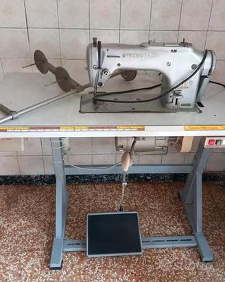 macchina da cucire industriale Durkopp con banco