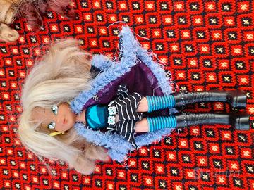 bambola bratz altezza 25cm 