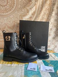 Love Moschino – Stivaletti anfibio neri