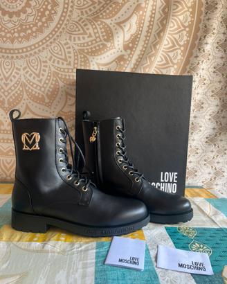 Love Moschino – Stivaletti anfibio neri