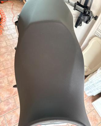 Sella originale Bmw f900r mai usata