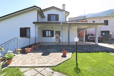 PORZIONE DI BIFAMILIARE A STRONCONE