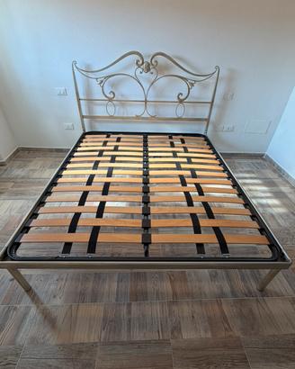 LETTO IN FERRO BATTUTO DEL ‘900