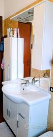 Lavabo con mobili bagno