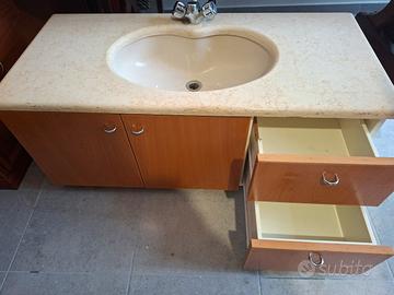 mobile bagno con lavandino e pietra marmo