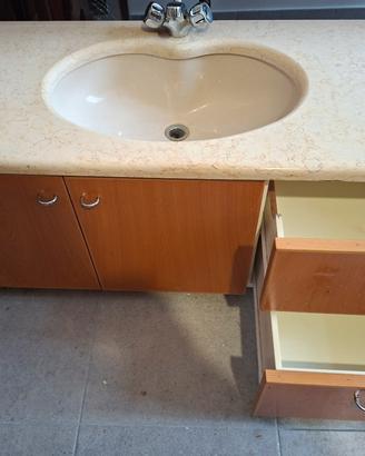 mobile bagno con lavandino e pietra marmo