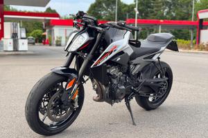 Ktm duke 790